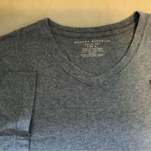 Banana Republic Basic VEE t-shirt